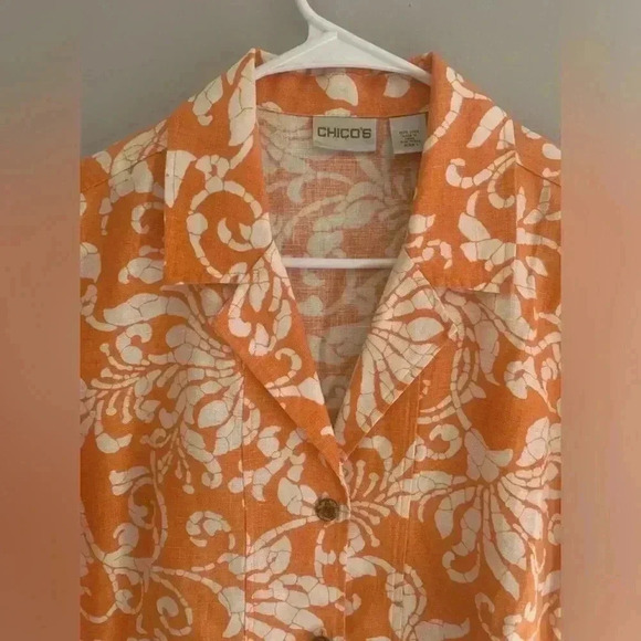 Woman’s Chico’s Orange Paisley Linen Short Sleeve Button Down Vacation Top Sz1 - Picture 4 of 9